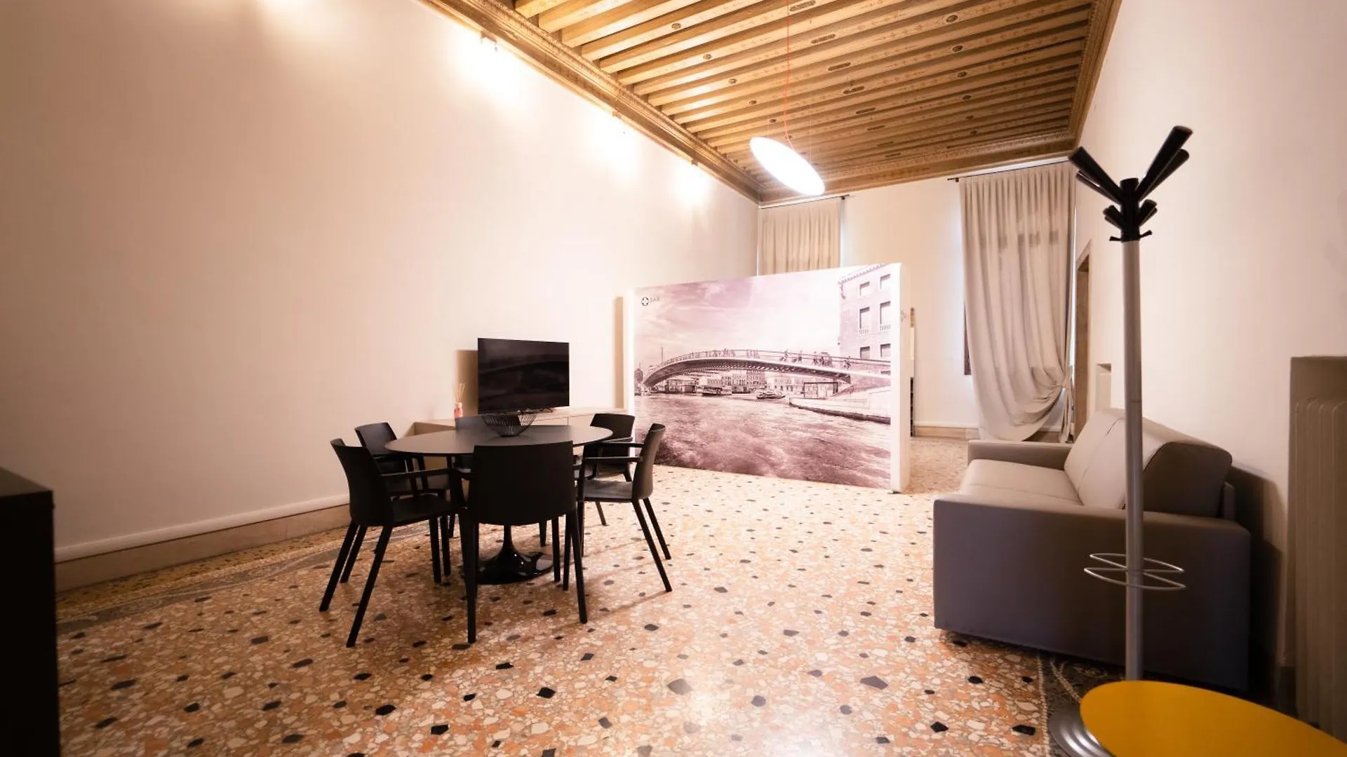 Elegance Calatrava Apartment Venice 0*,